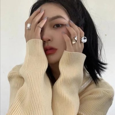 踉跄女孩